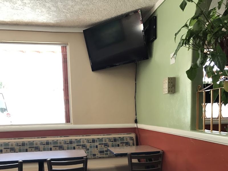 Campos Famous Burritos interior
